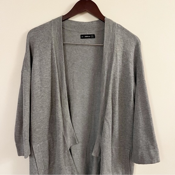 Zara Knit Gray Open Front Notched Hem Cardigan Size Medium - Picture 2 of 8